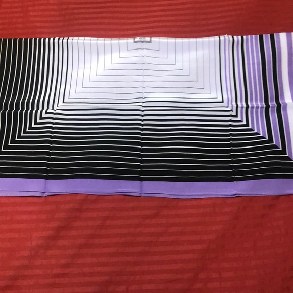 Herve Leger by Max Azria purple black white scarf - Picture 8 of 9